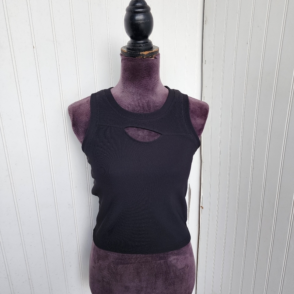 NWT OTOS Ribbed Fit Crop Top Sleeveless Basic Tank Round Neck Stretchy Black L